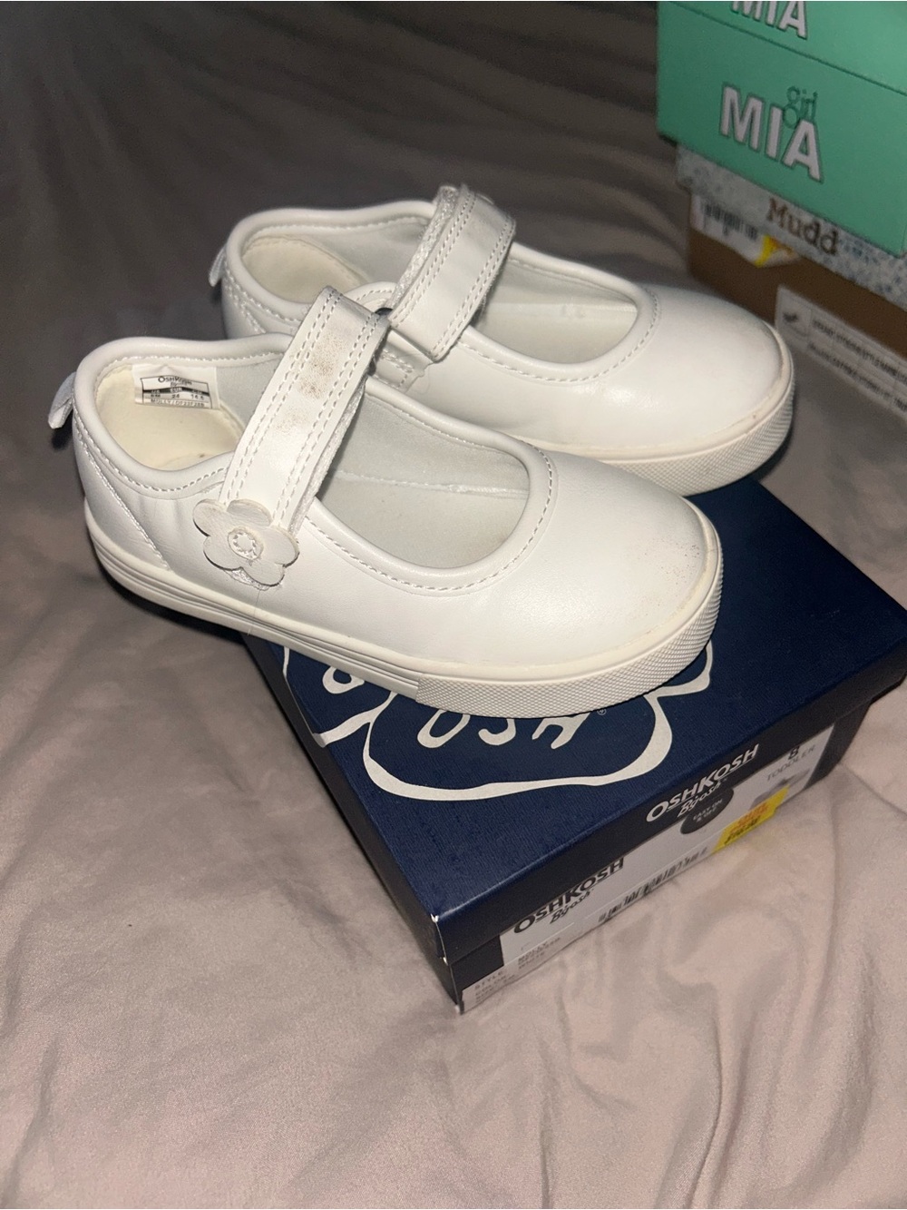 OshKosh B'gosh White Mary Jane Dress Shoes with Flower Strap